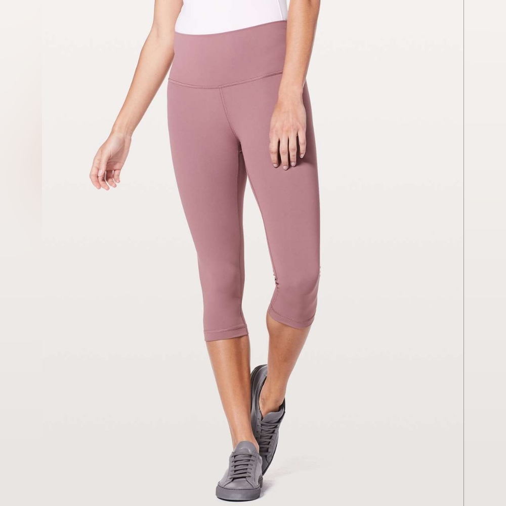 Lululemon Wunder Under Hi-Rise 1/2 Tight *17" in Figue Pink Sz4